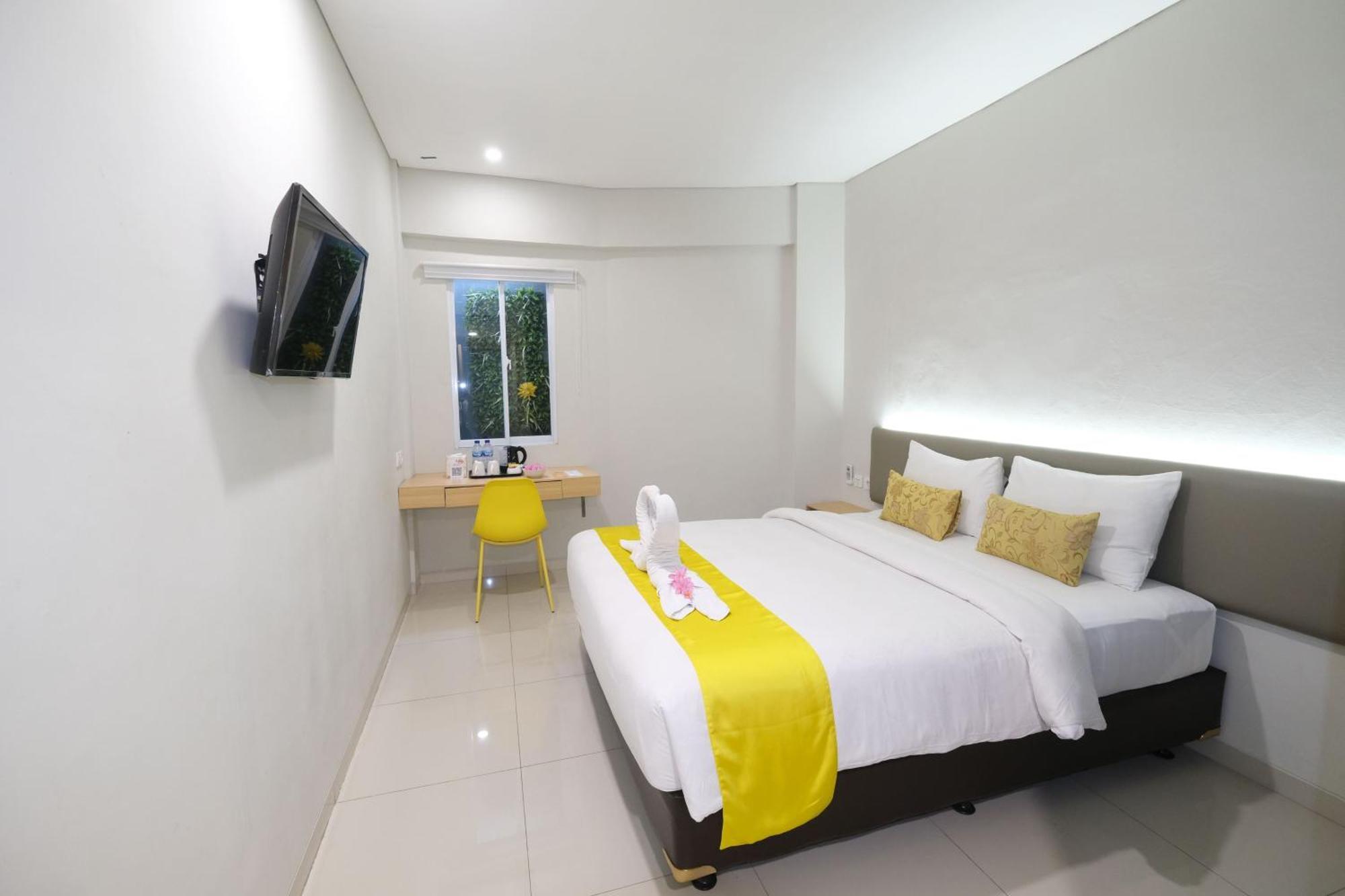 S101 Hotels Semarang Eksteriør bilde